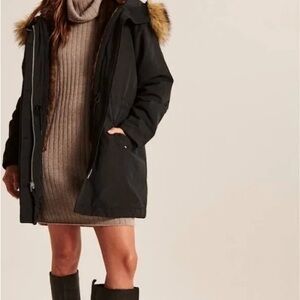 Abercrombie & Fitch Black Puffer Coat with Faux Fur Trim